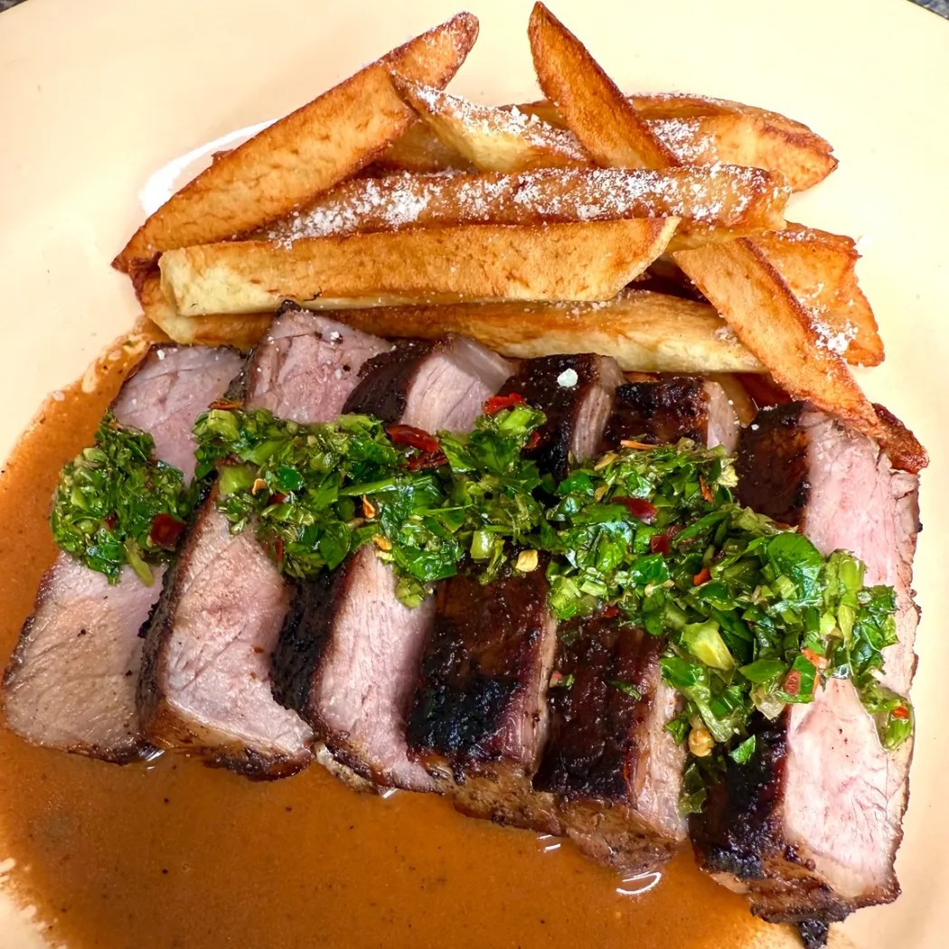 Image alt description