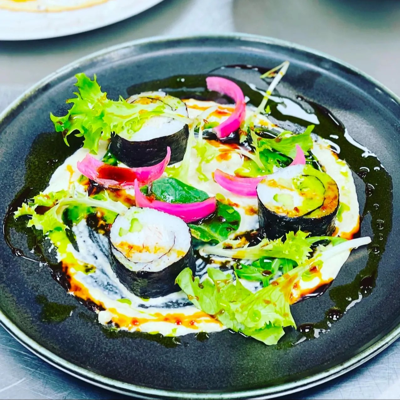 Image alt description