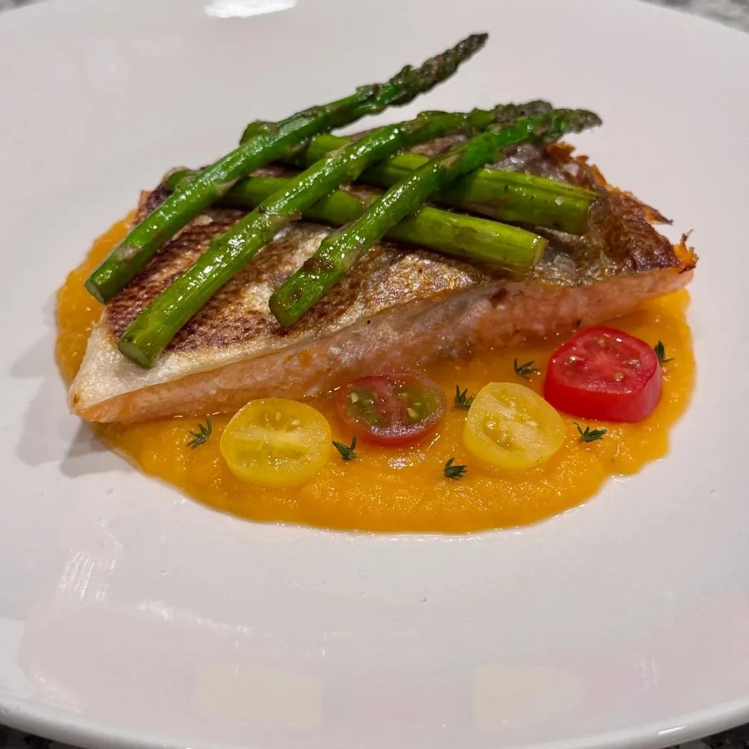 Image alt description