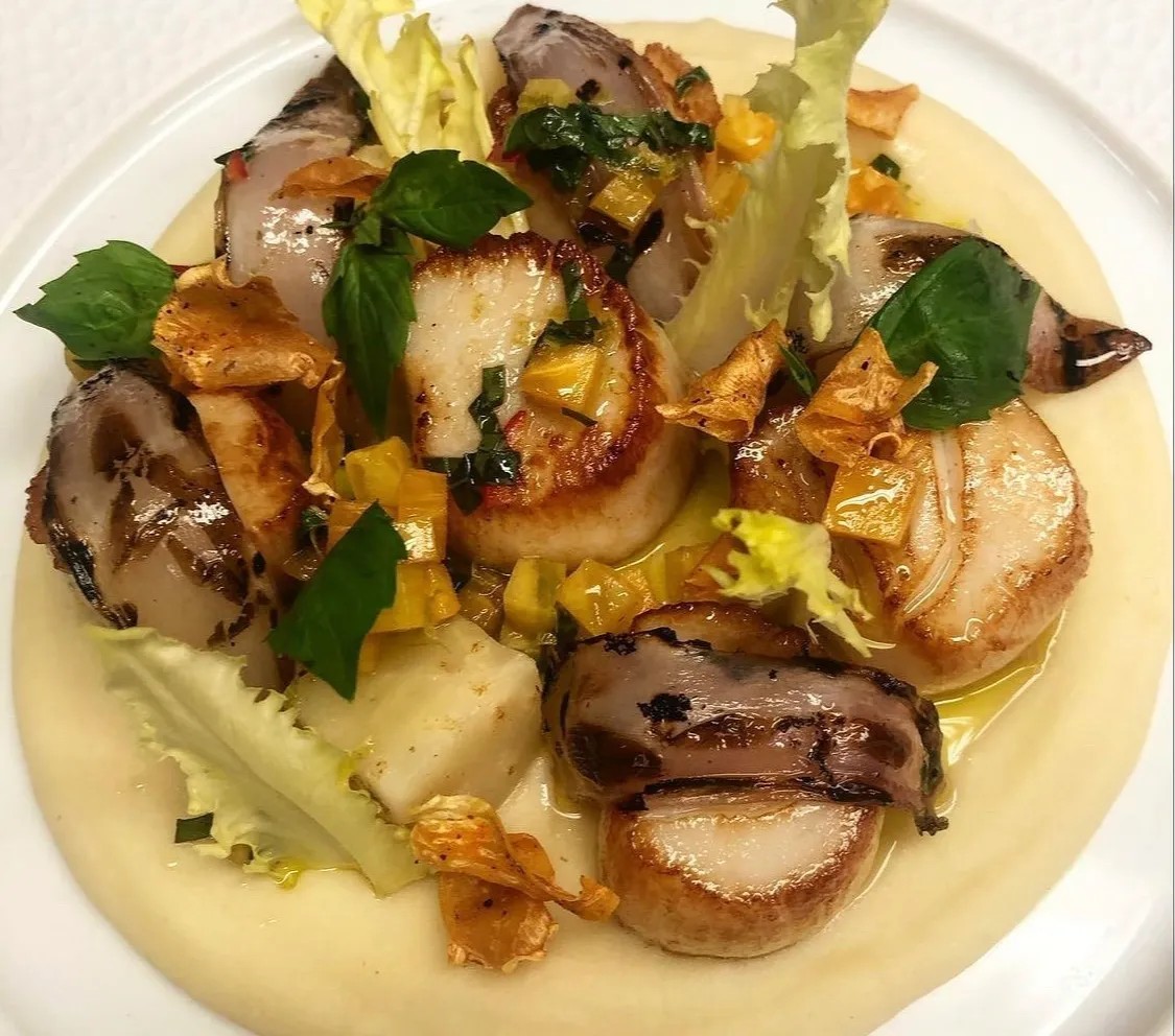 Image alt description