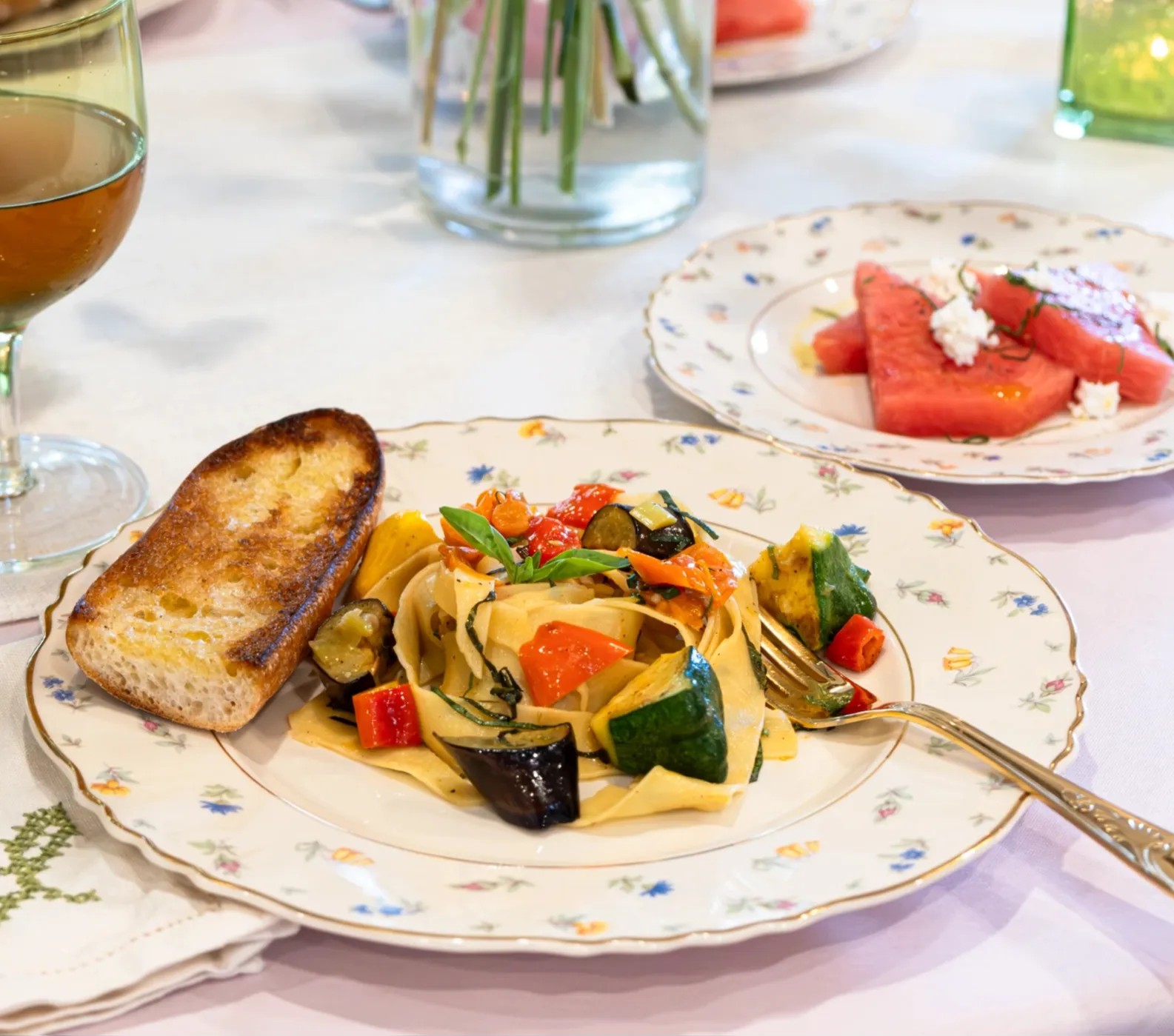 Image alt description