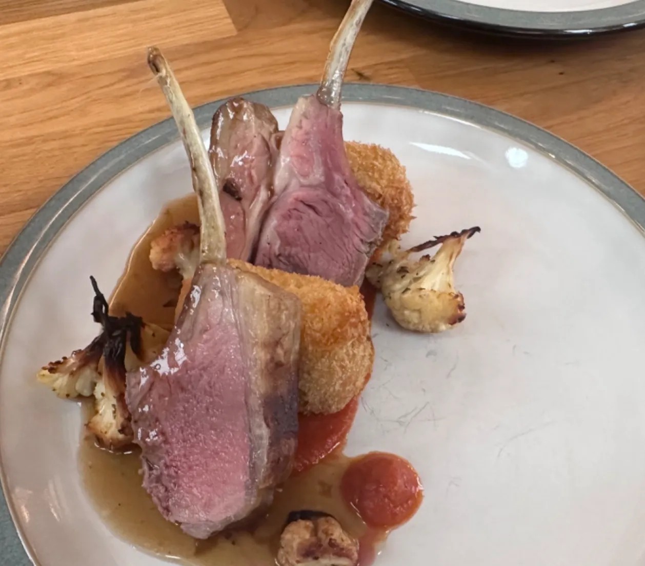 Image alt description