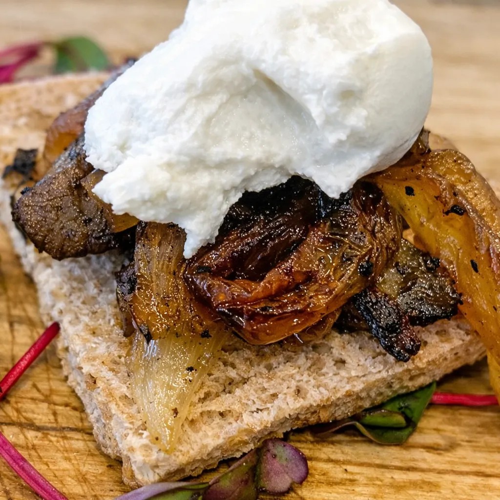 Image alt description