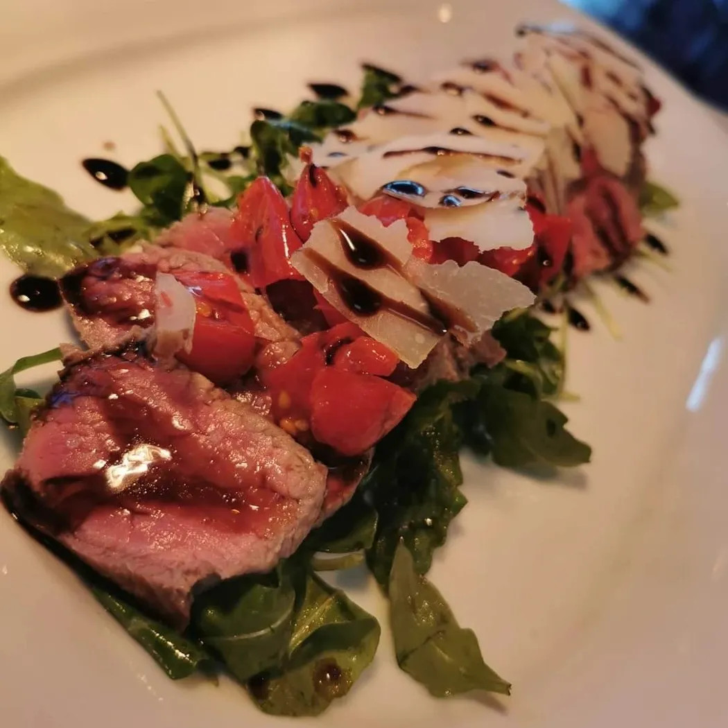 Image alt description