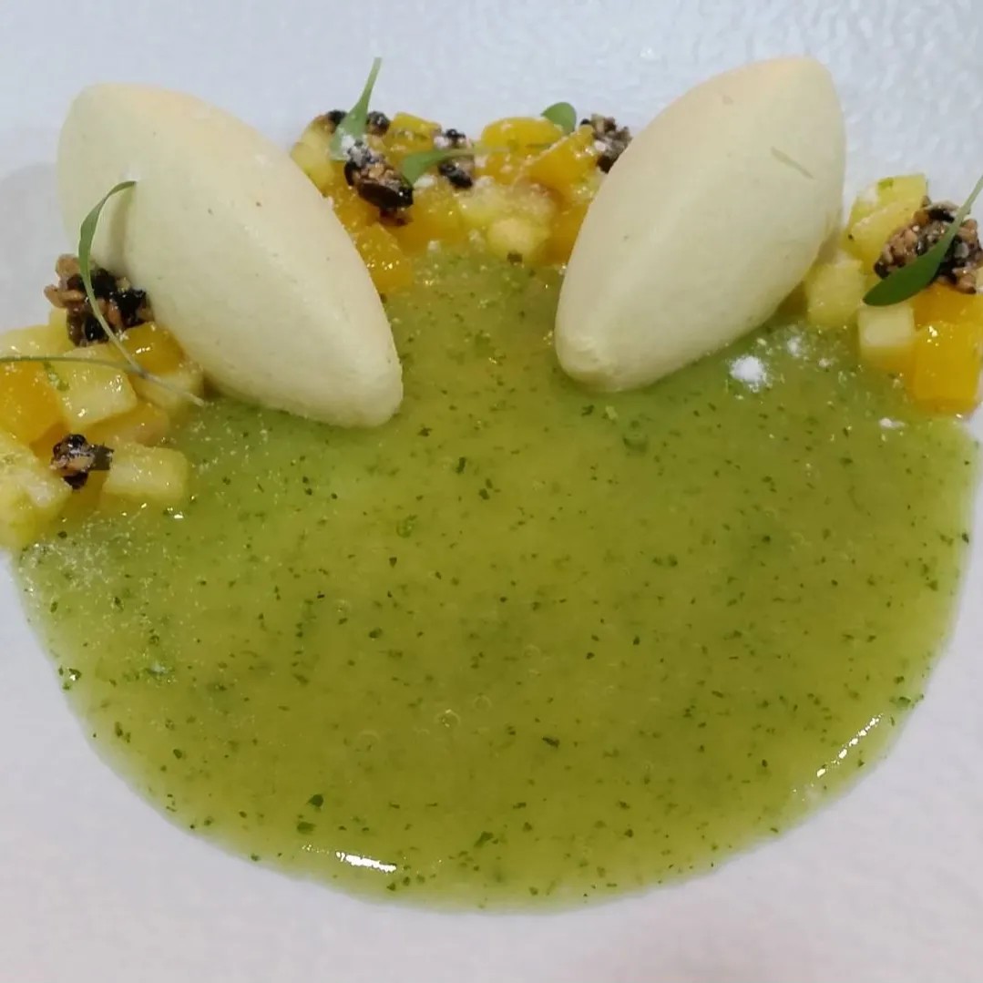 Image alt description