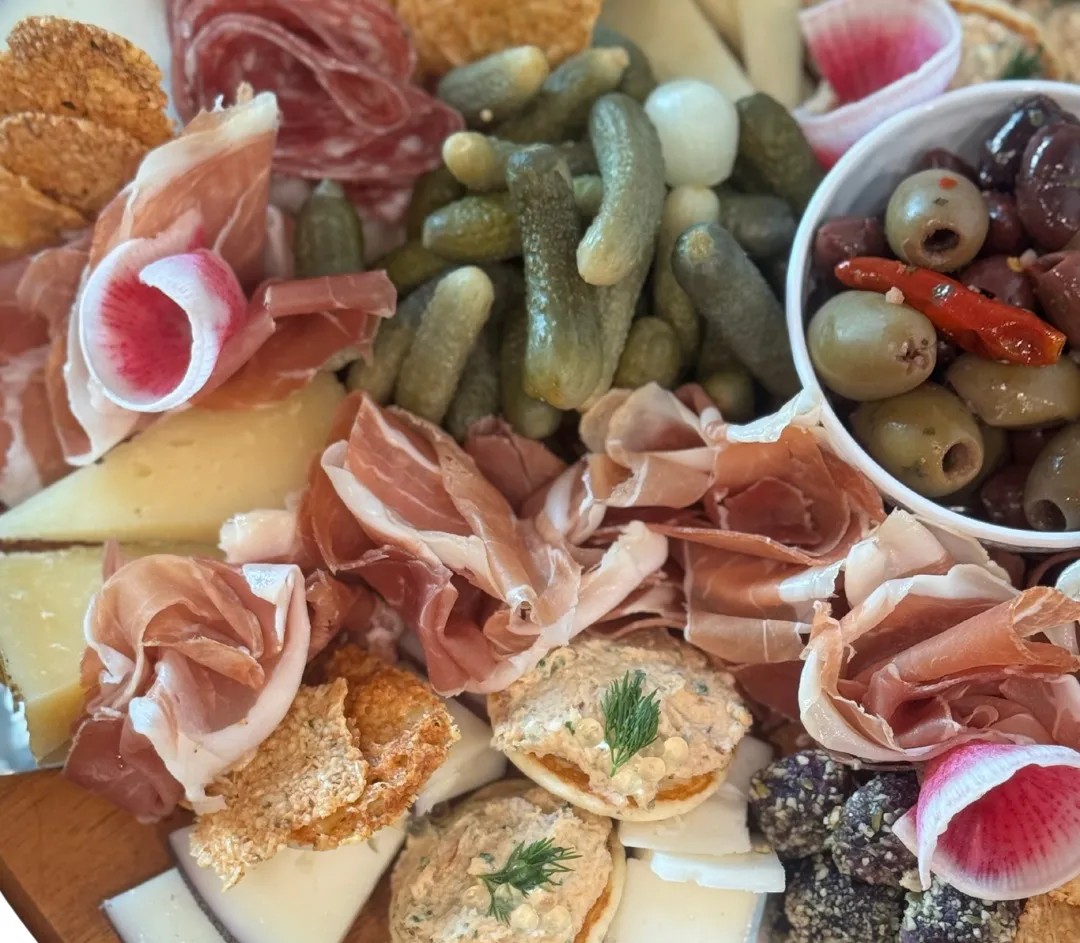 Image alt description