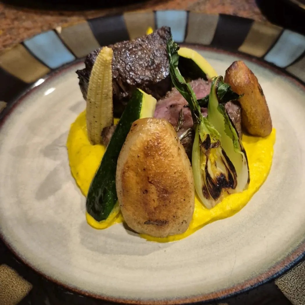 Image alt description