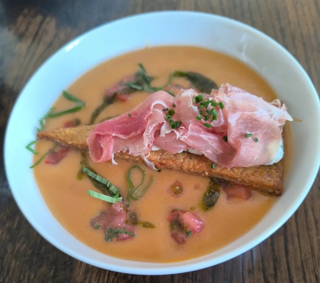 Image alt description