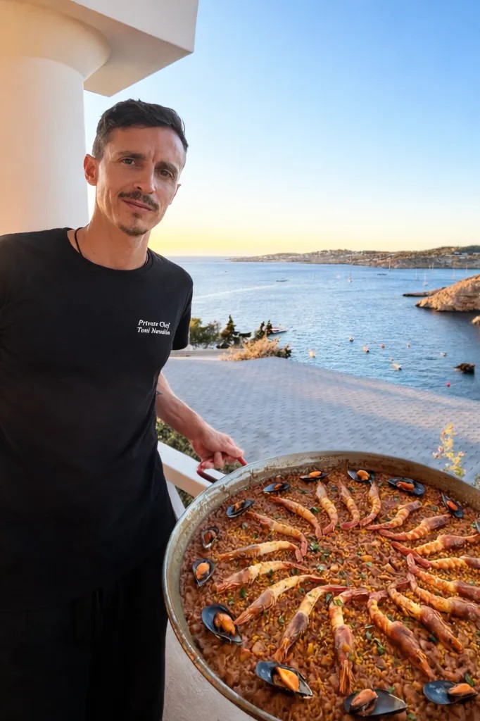 Image alt description