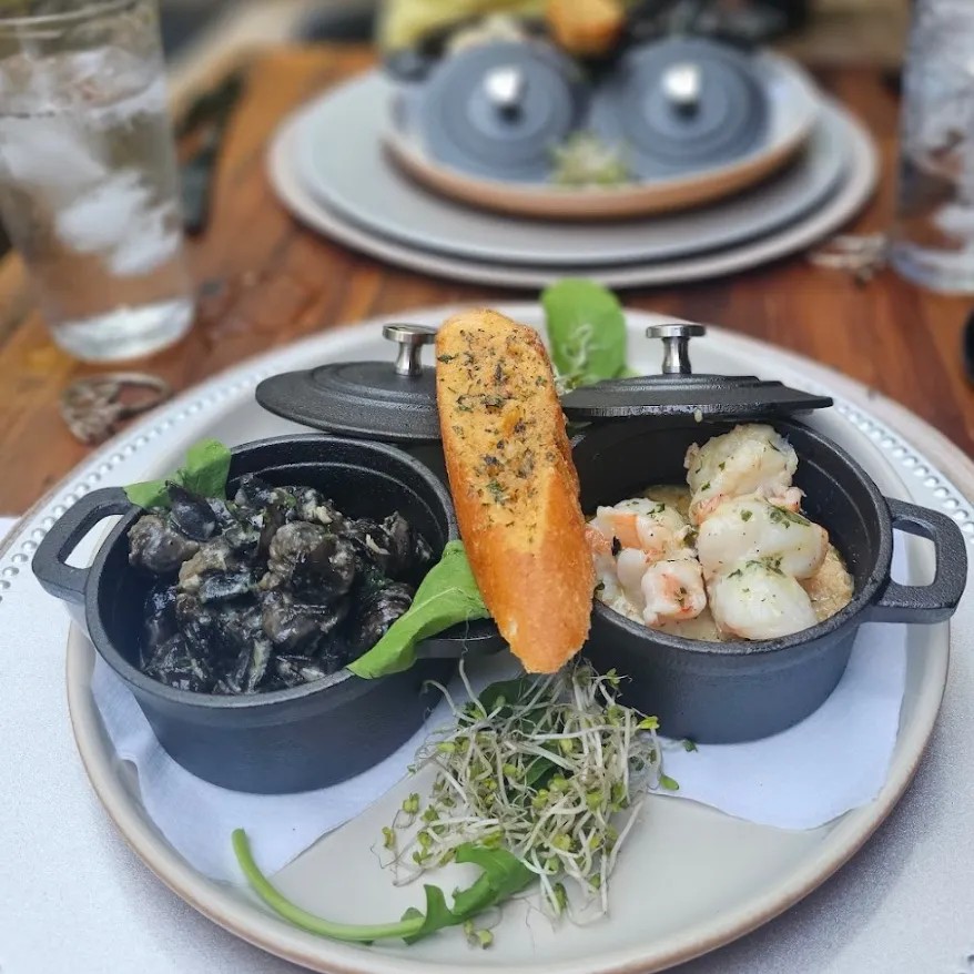 Image alt description