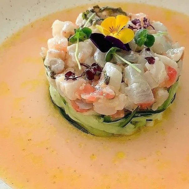 Image alt description