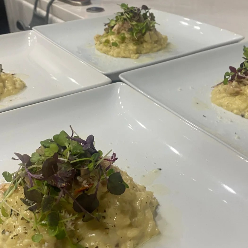 Image alt description