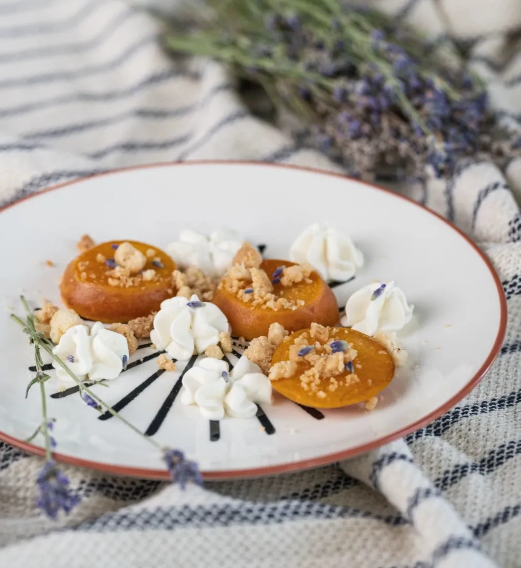 Image alt description