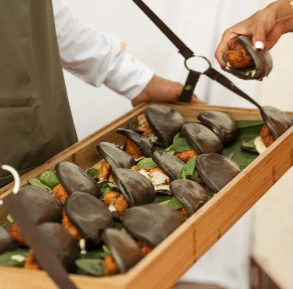 Image alt description