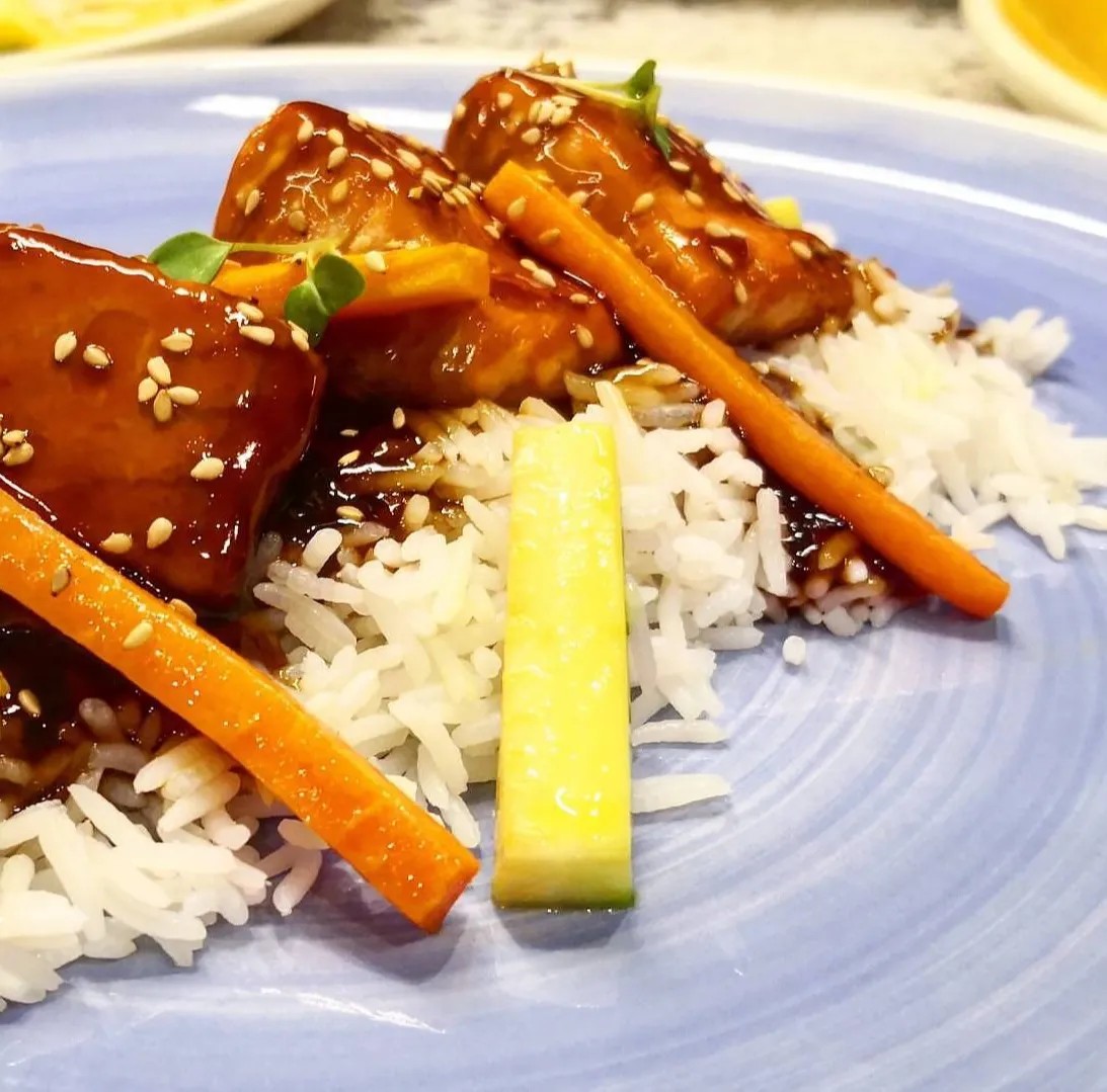 Image alt description