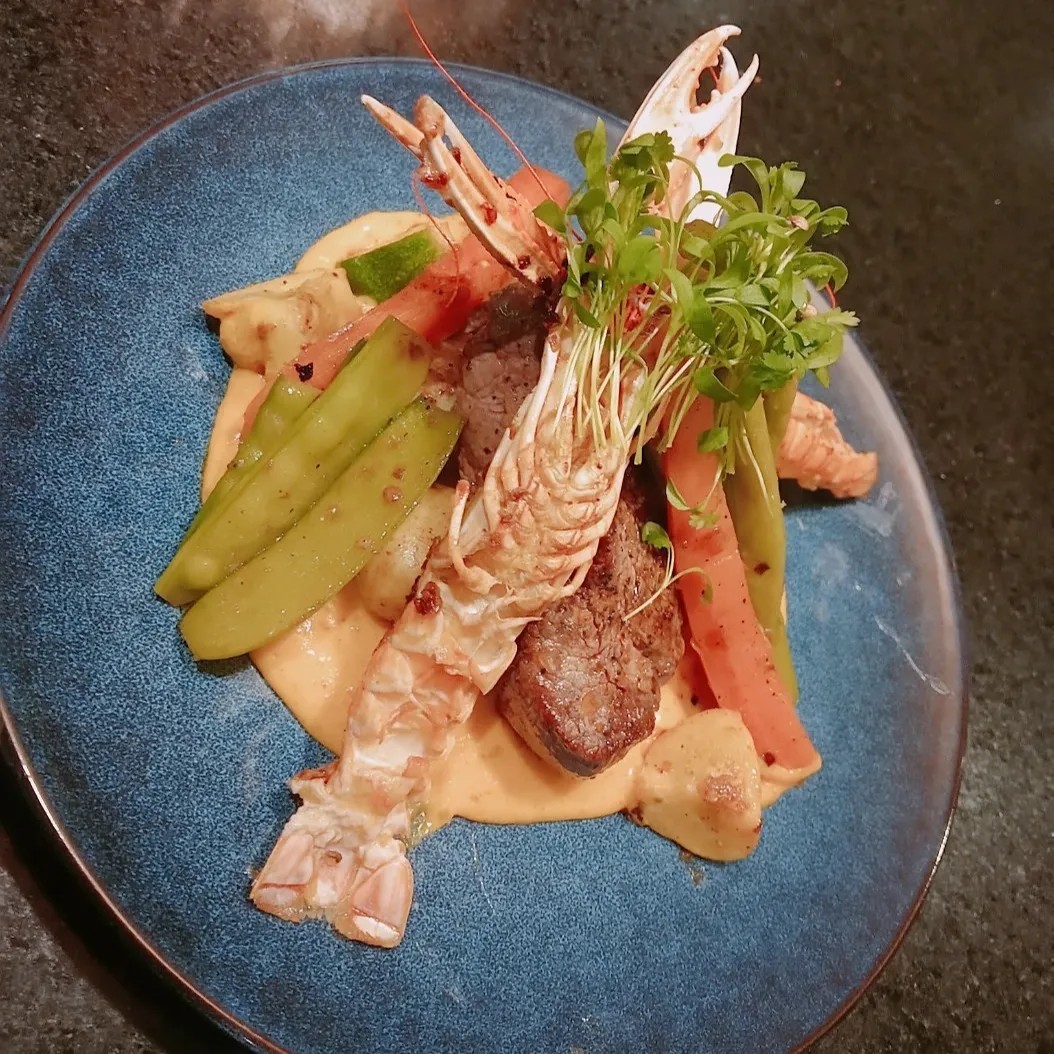 Image alt description