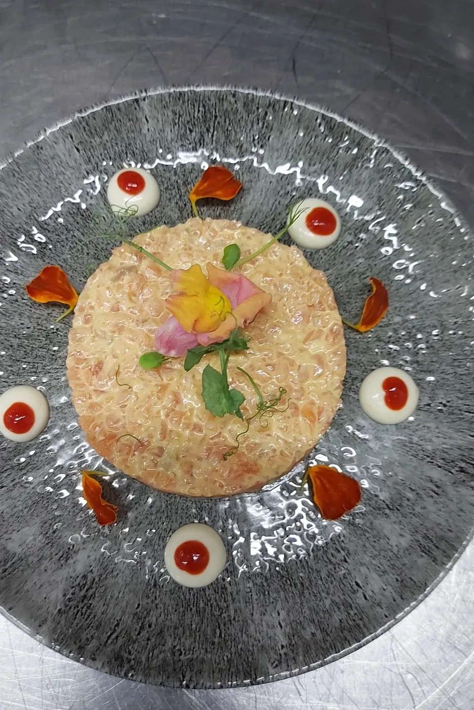 Image alt description