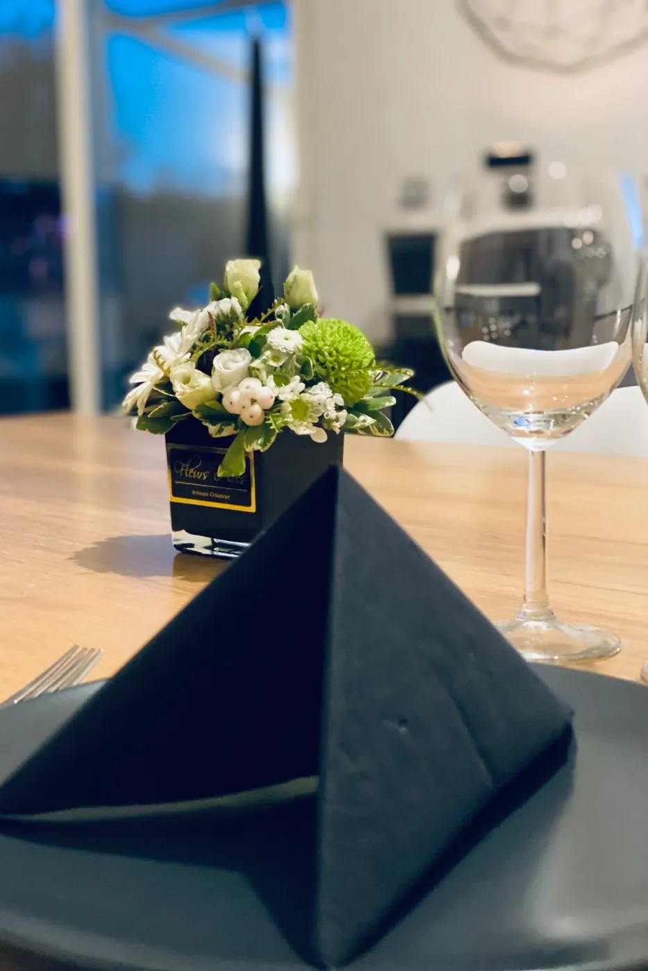 Image alt description