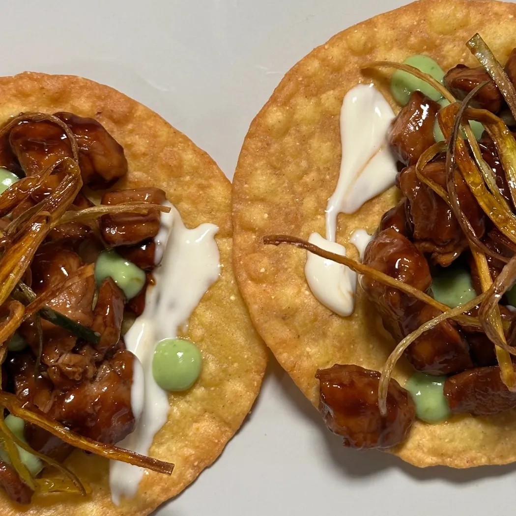 Image alt description