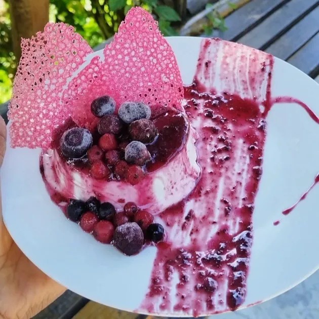 Image alt description