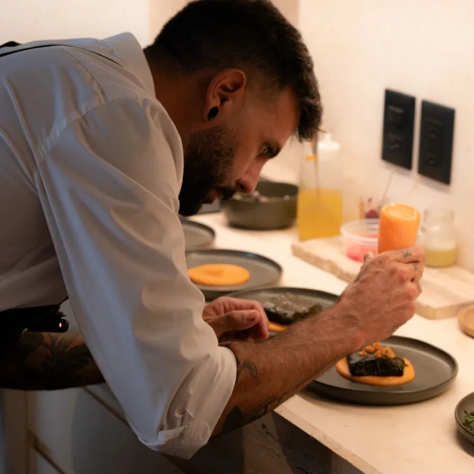 Image alt description