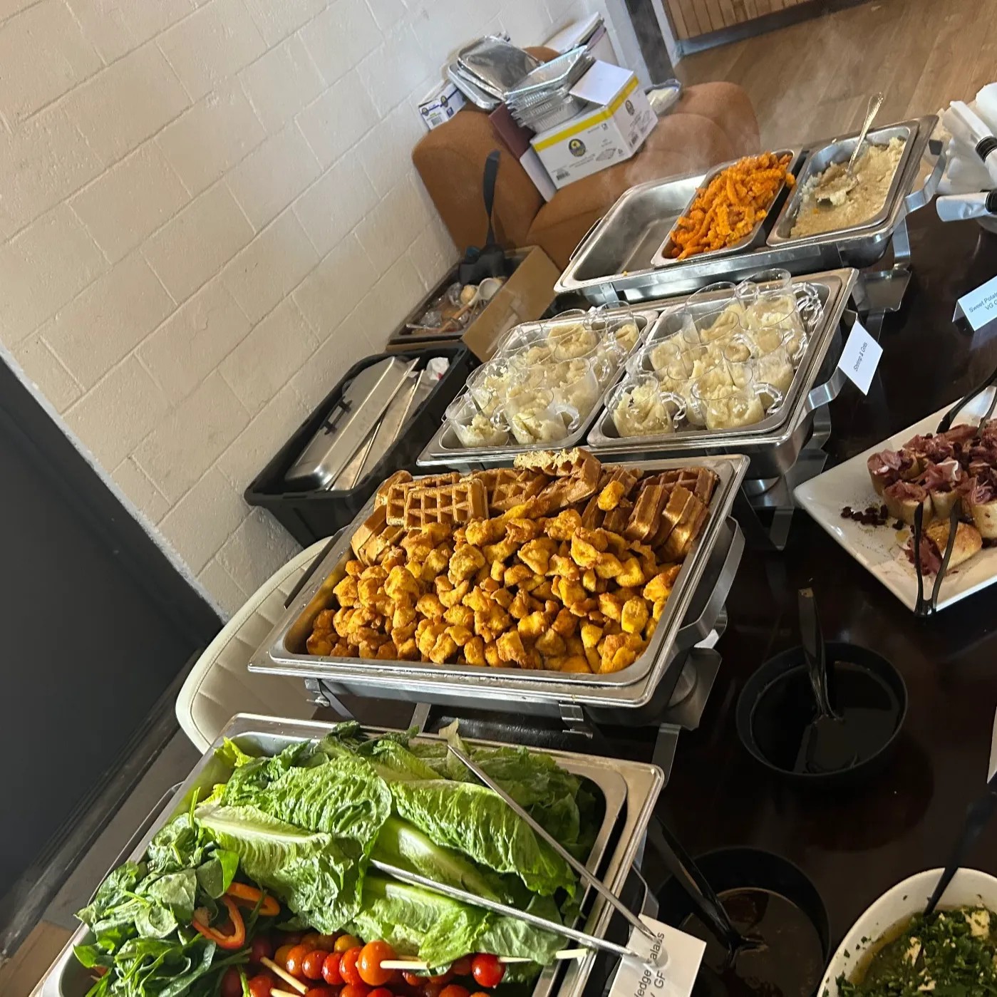 Image alt description