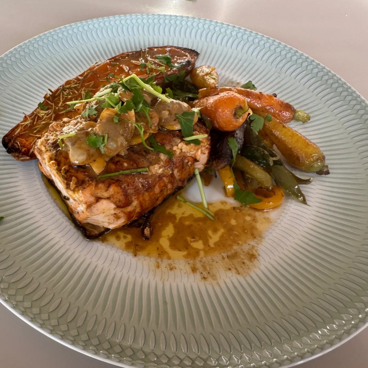 Image alt description