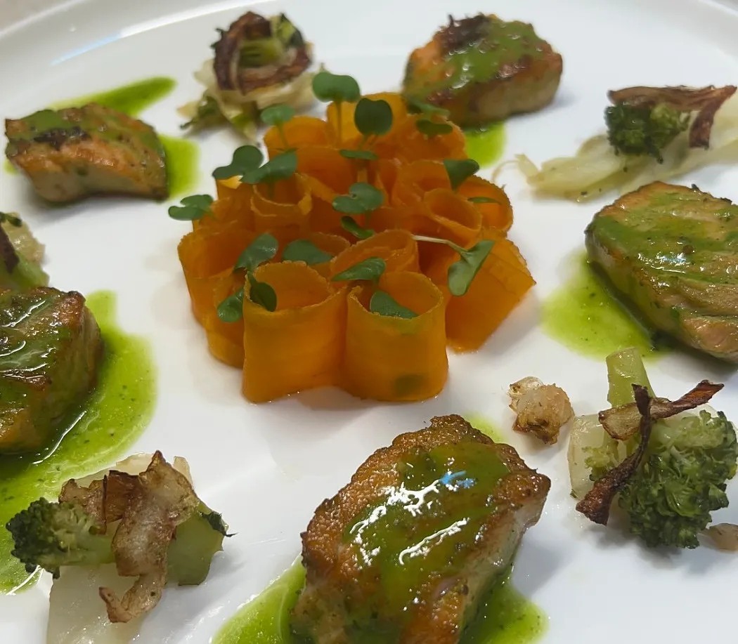 Image alt description