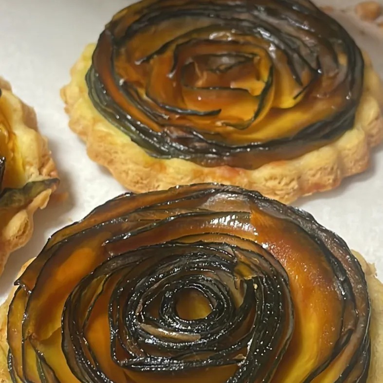 Image alt description