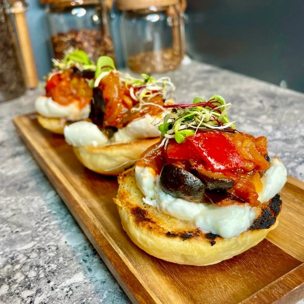 Image alt description