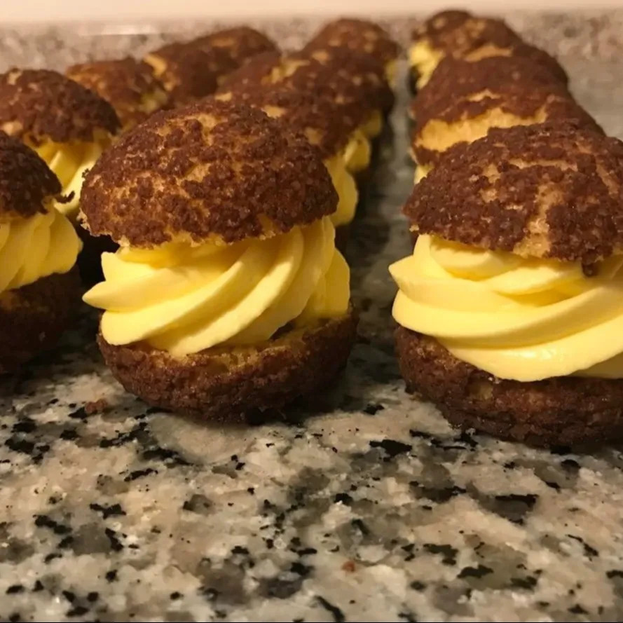 Image alt description