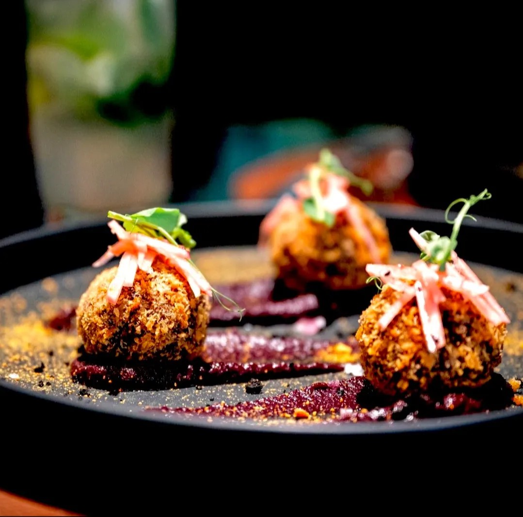 Image alt description