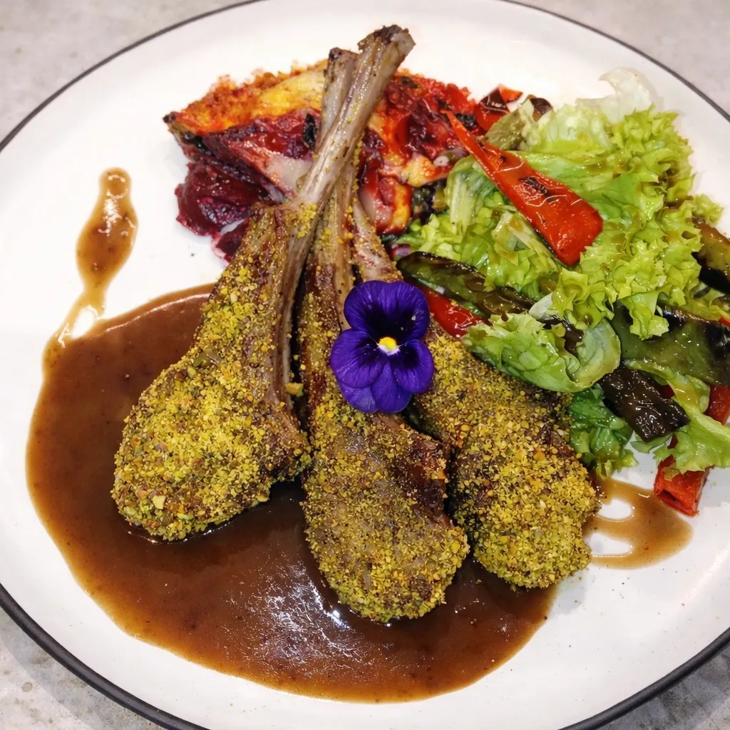 Image alt description