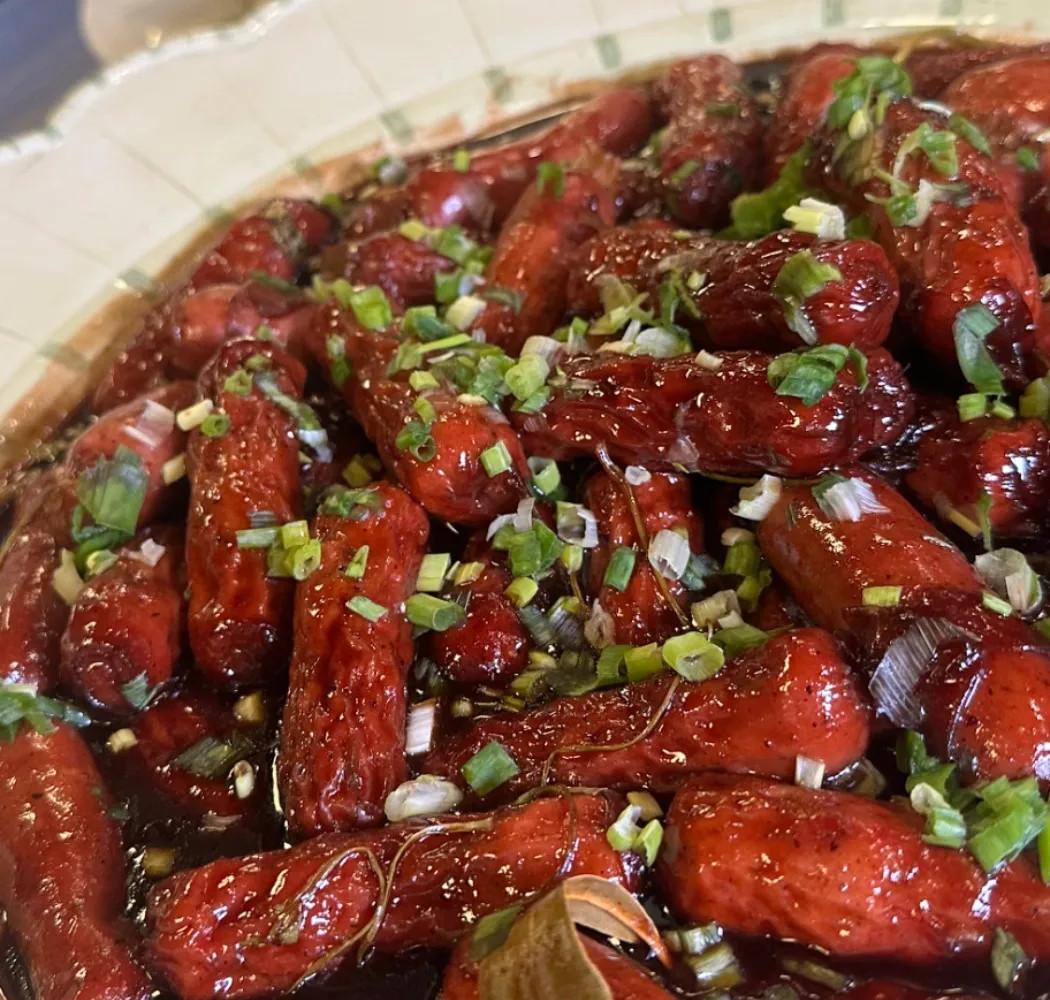 Image alt description