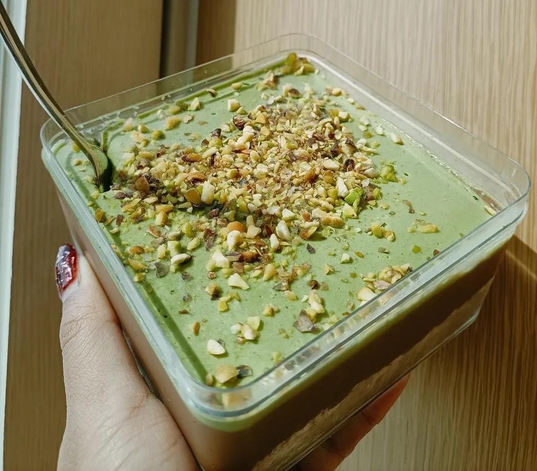 Image alt description