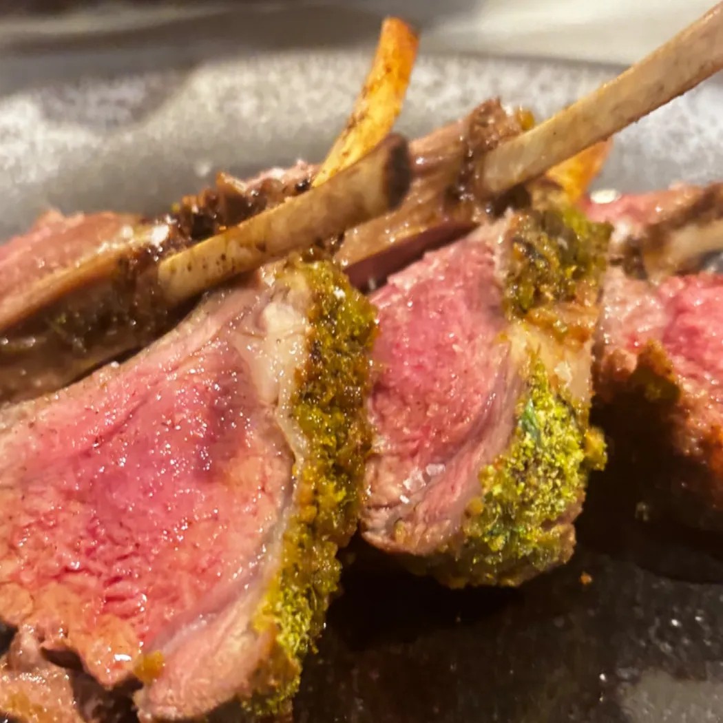 Image alt description