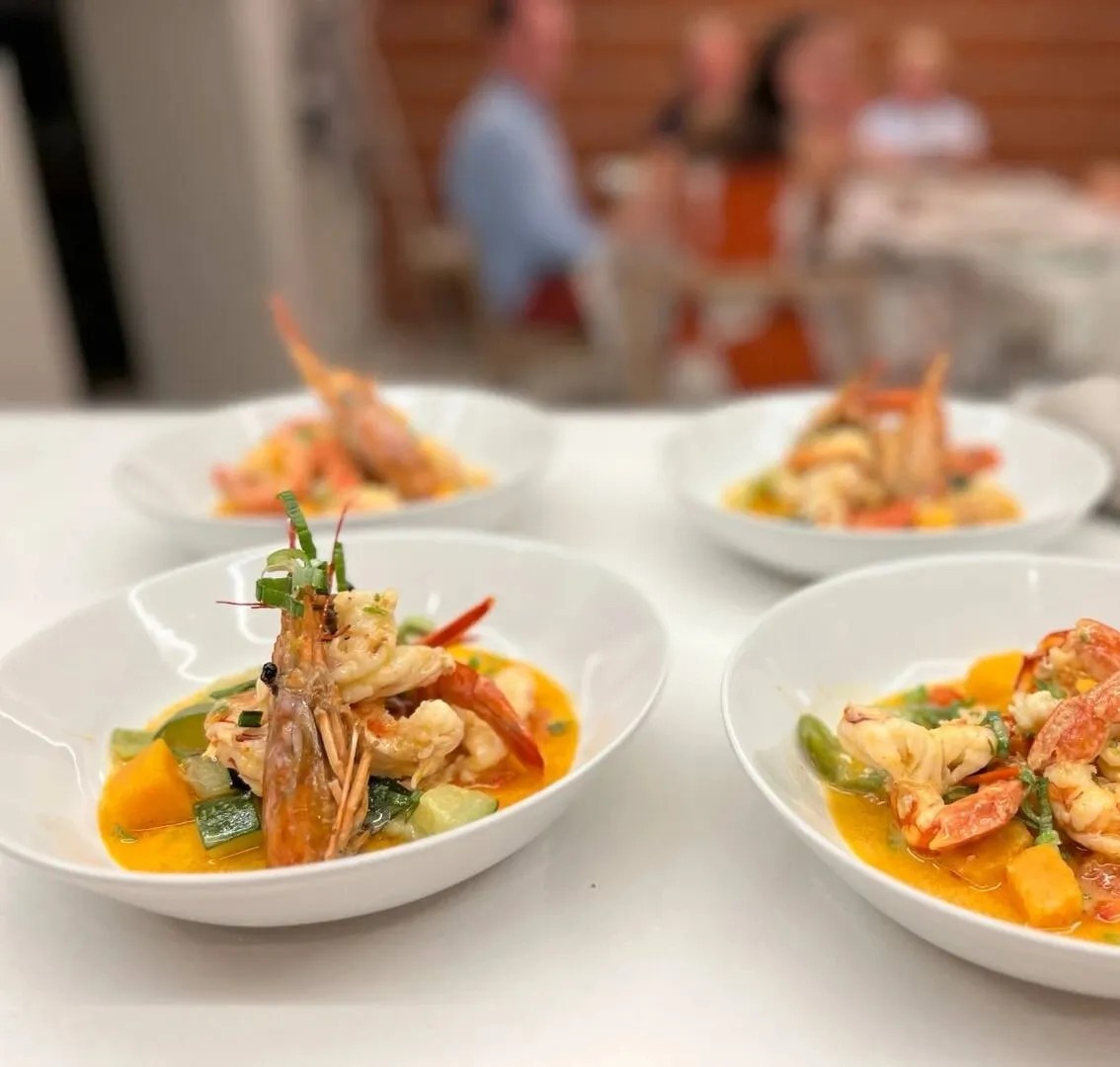 Image alt description