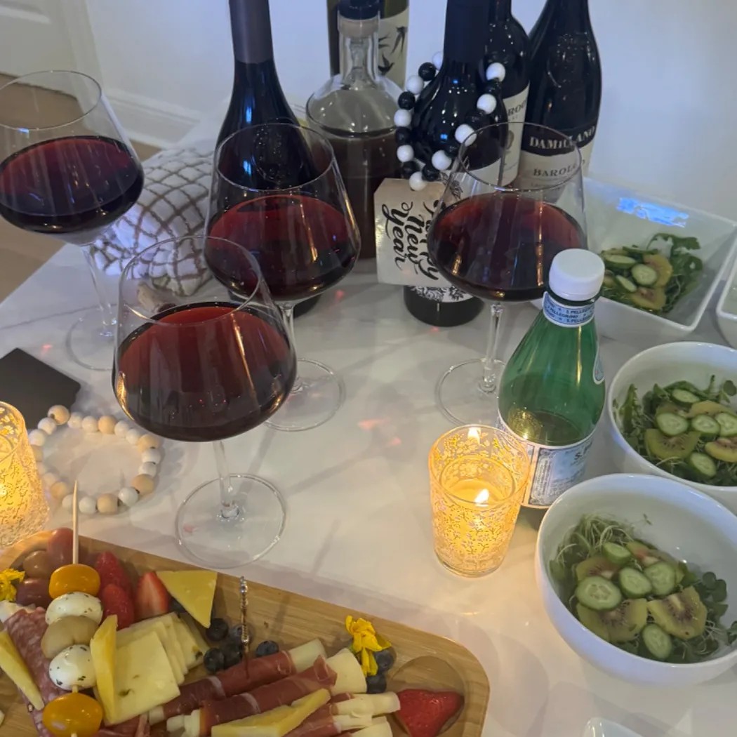 Image alt description