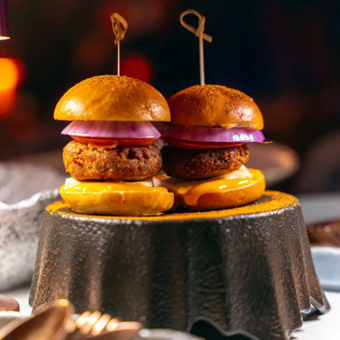 Image alt description