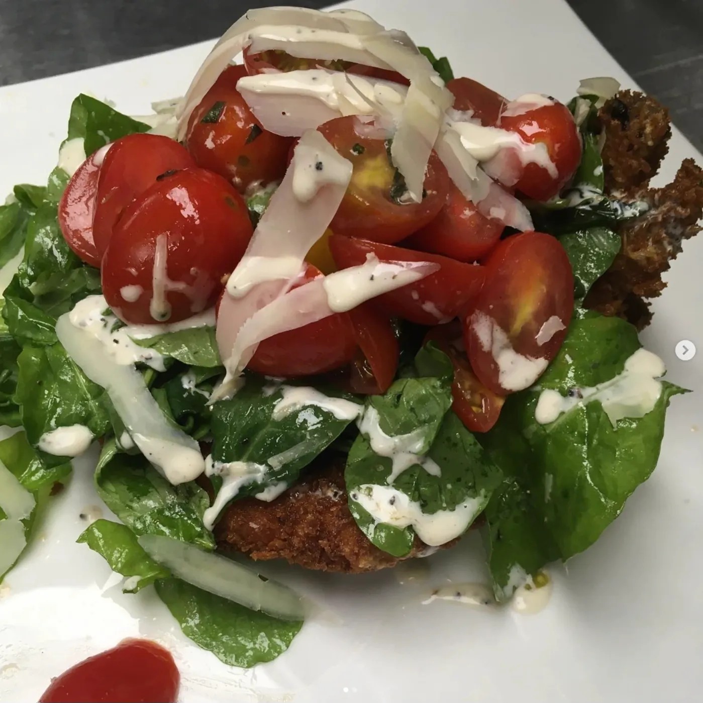 Image alt description