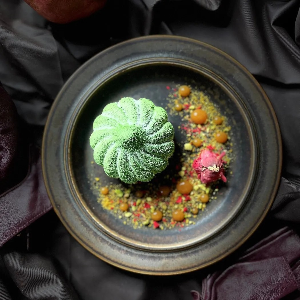 Image alt description