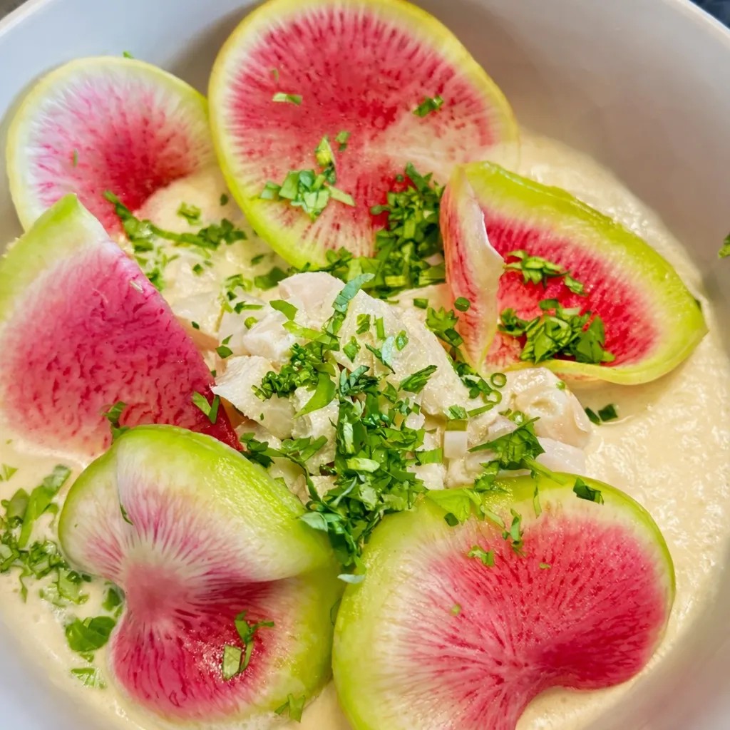 Image alt description