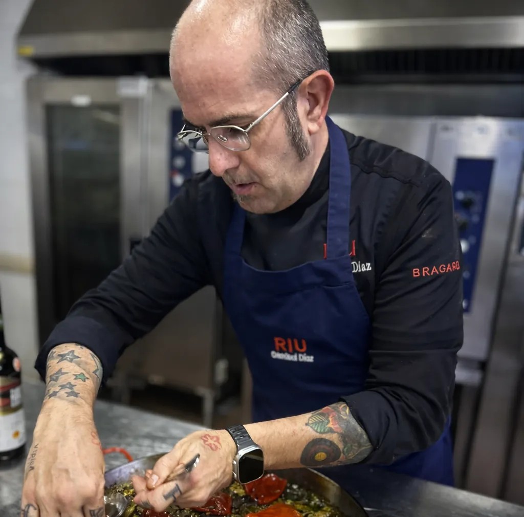 Image alt description