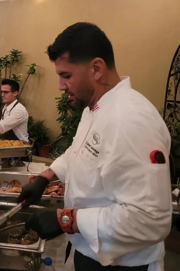 Image alt description