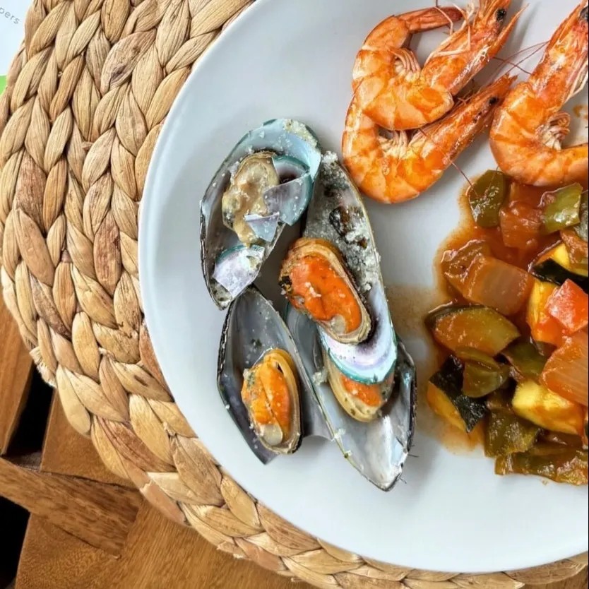 Image alt description