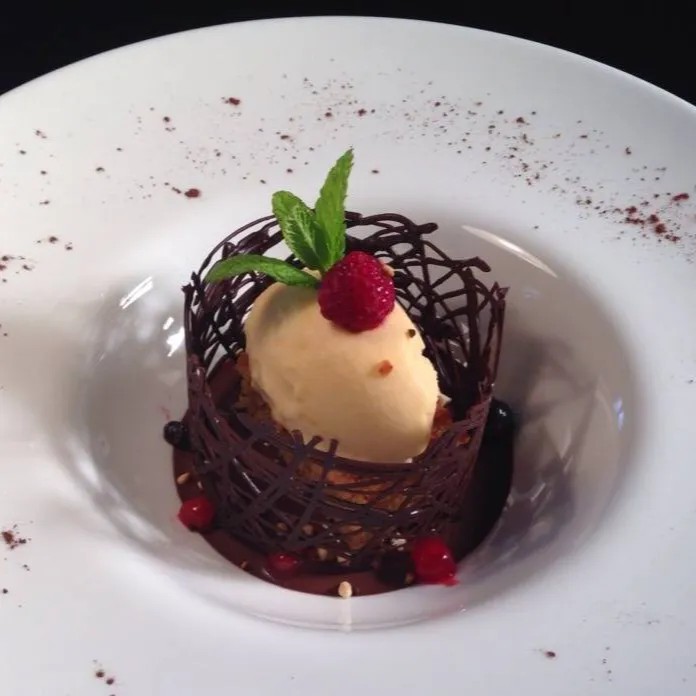 Image alt description