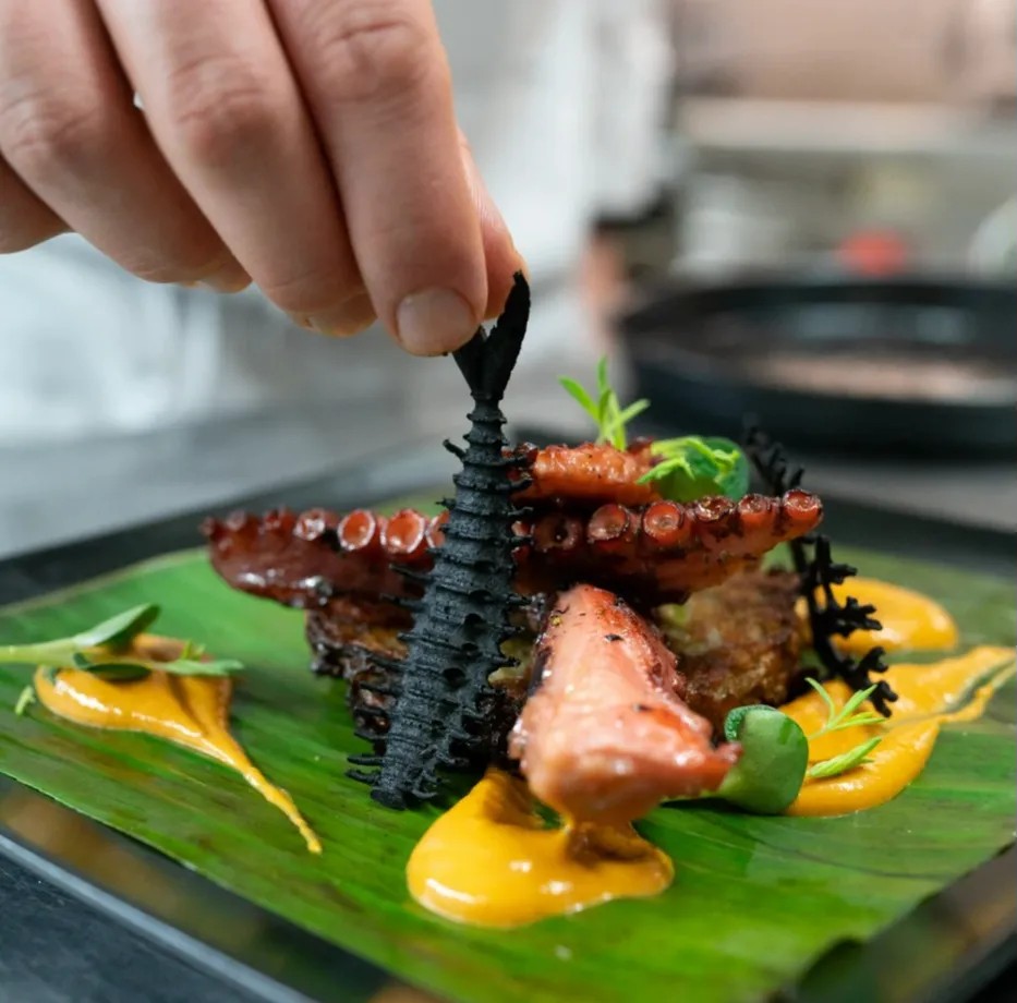 Image alt description