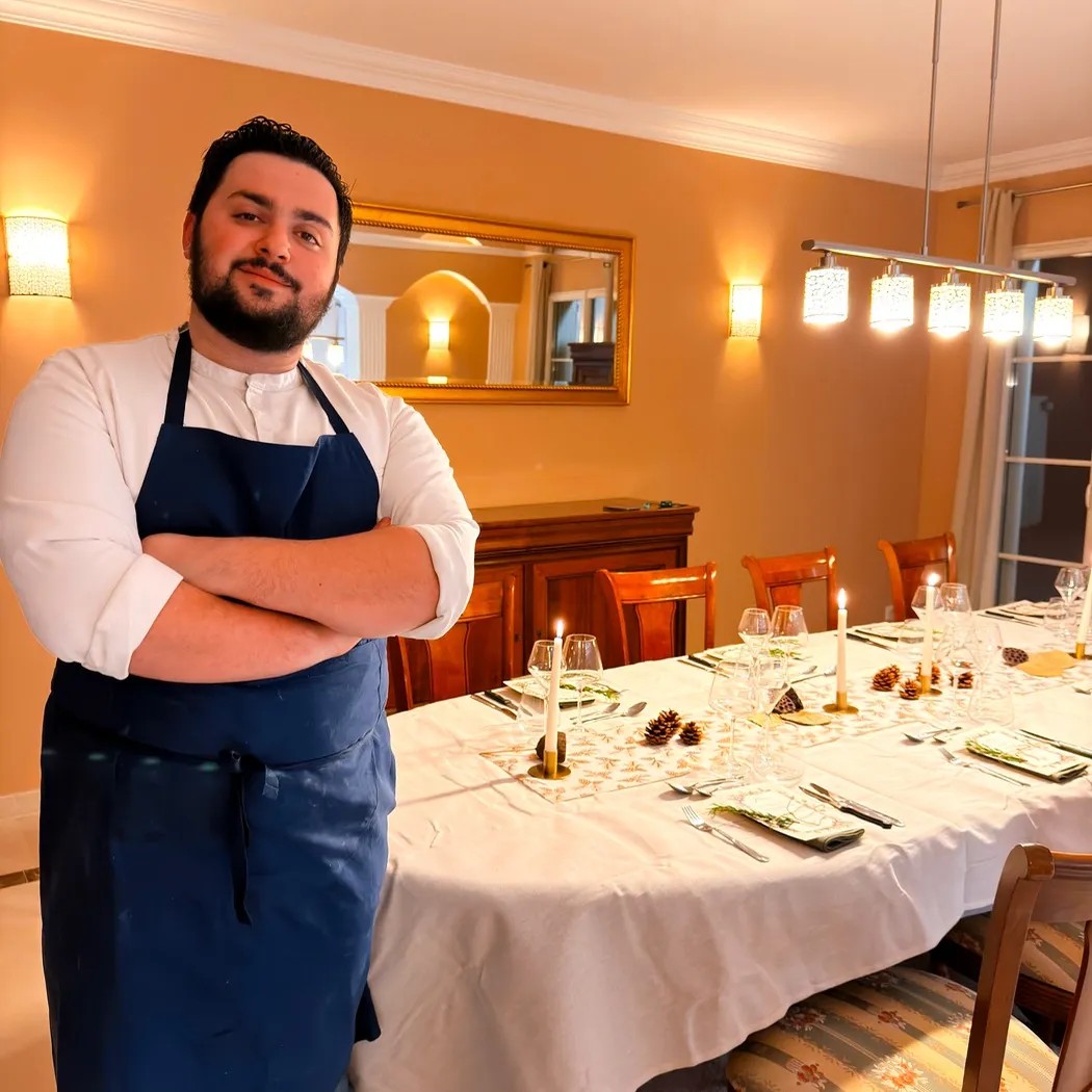 Image alt description