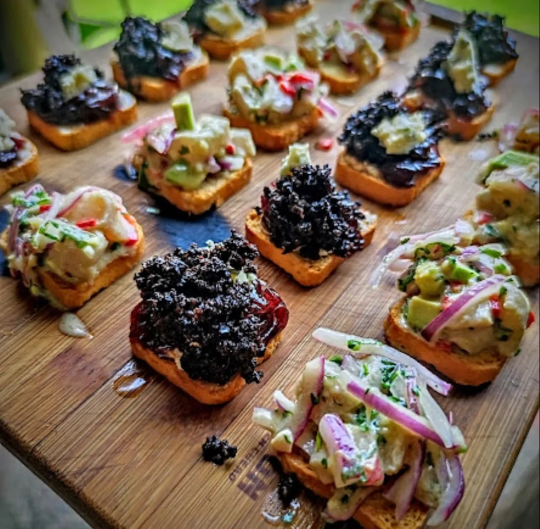 Image alt description