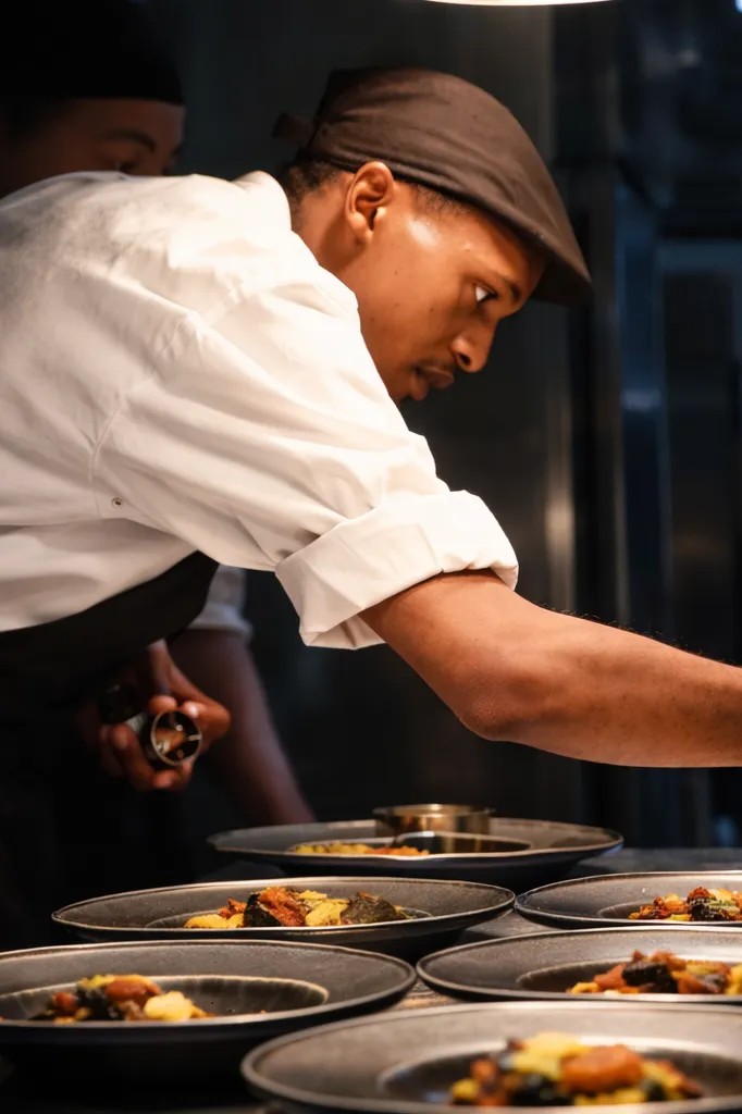 Image alt description